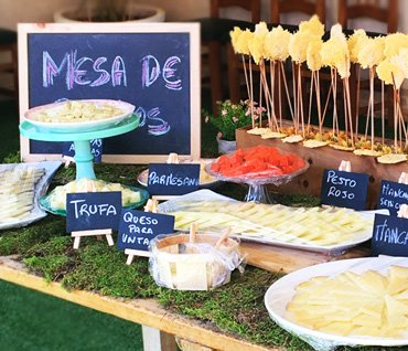 Catering Bodas y Eventos - Mesa de quesos Restaurante Alegrías Quintanar del Rey (Cuenca)
